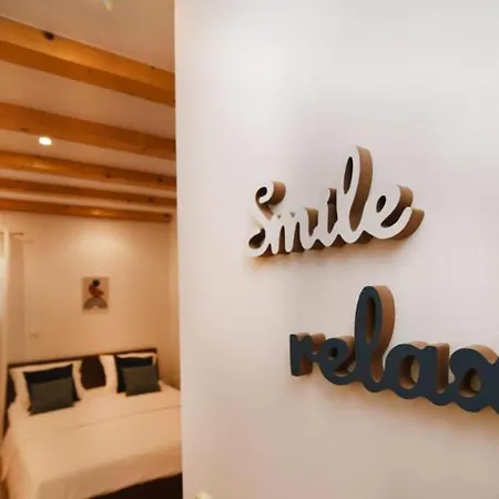 Dalmatian Stone شقة