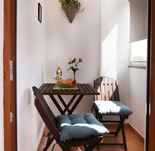 Dalmatian Stone شقة