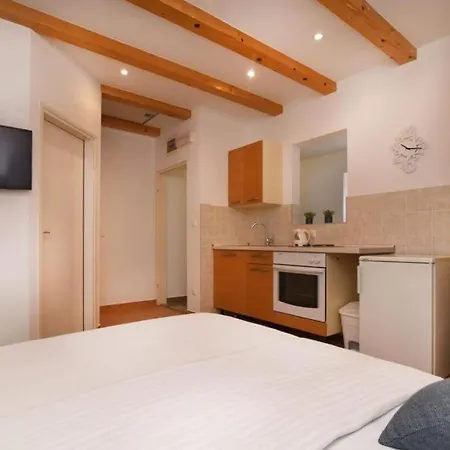 Dalmatian Stone Apartament *